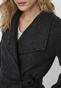 Vero Moda Tall Cappotto corto - mottled dark grey