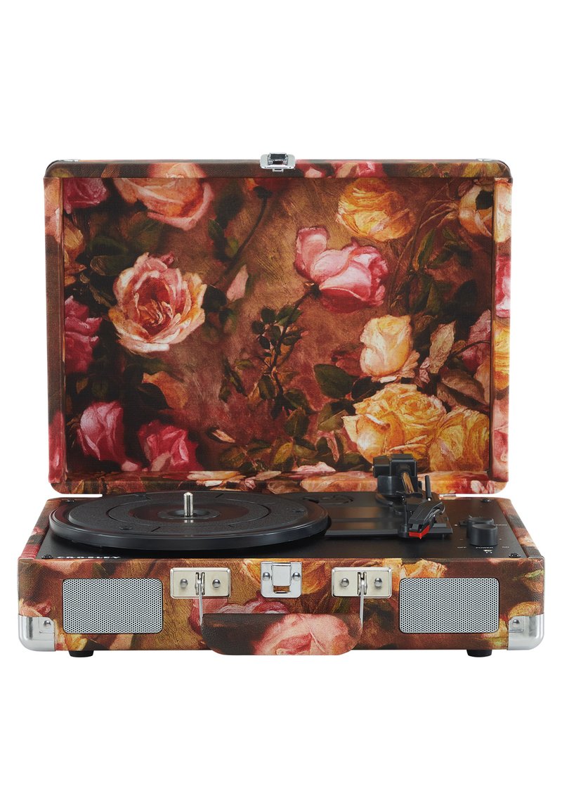 Giradischi portatile con un rivestimento esterno a motivi floreali di rose, piatto nero, hardware argentato e un design elegante. Caratterizzato da due altoparlanti e manopole di controllo.