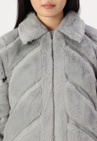 Vero Moda - Kurtka zimowa