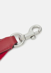 COACH CARGO TOTE BAG - Kézitáska - red
