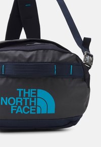 The North Face BASE CAMP VOYAGER DUFFEL 32L UNISEX - Mala de fim de semana - aviator navy/meridianblue