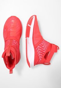 Puma Scarpe da allenamento - red