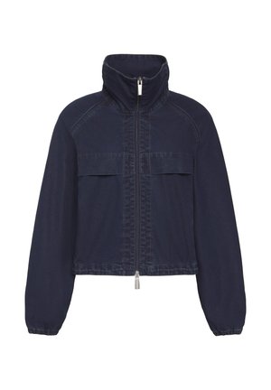 Chaqueta azul marino de manga larga con cuello alto, cremallera frontal, puños elásticos y detalle de costura horizontal en el pecho.