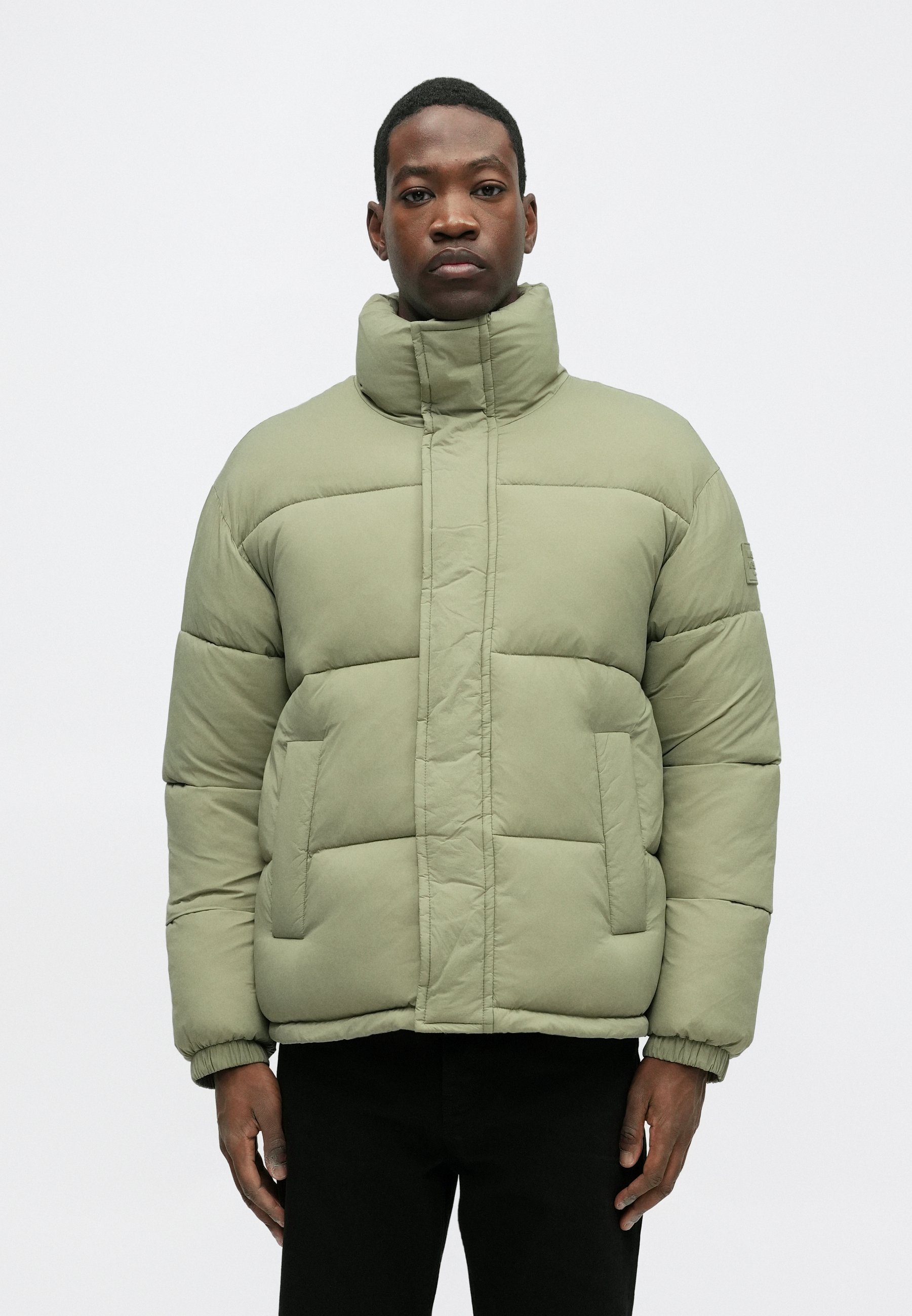 FEELS. 上杉柊平SHELL DOWN JACKET LIGHT GREEN FEELS. 上杉柊平SHELL DOWN JACKET LIGHT GREEN 【公式通販】