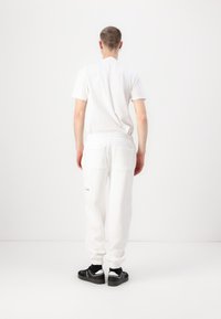 Thumbnail Image 4