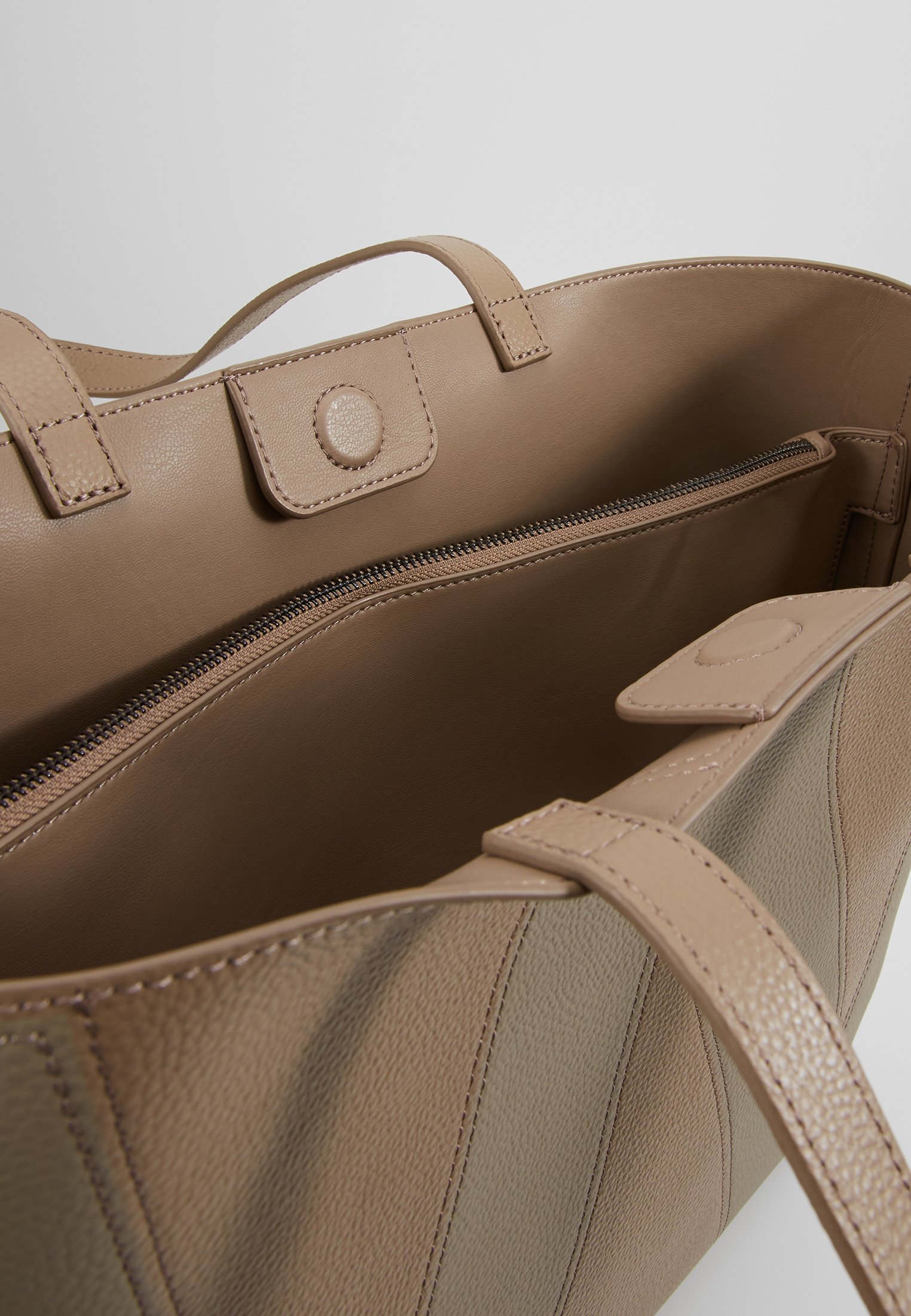 WEEKEND MaxMara CAMICE Shoppingveske taubengrau Zalando.no WEEKEND MaxMara CAMICE Shoppingveske schwarz Zalando.no