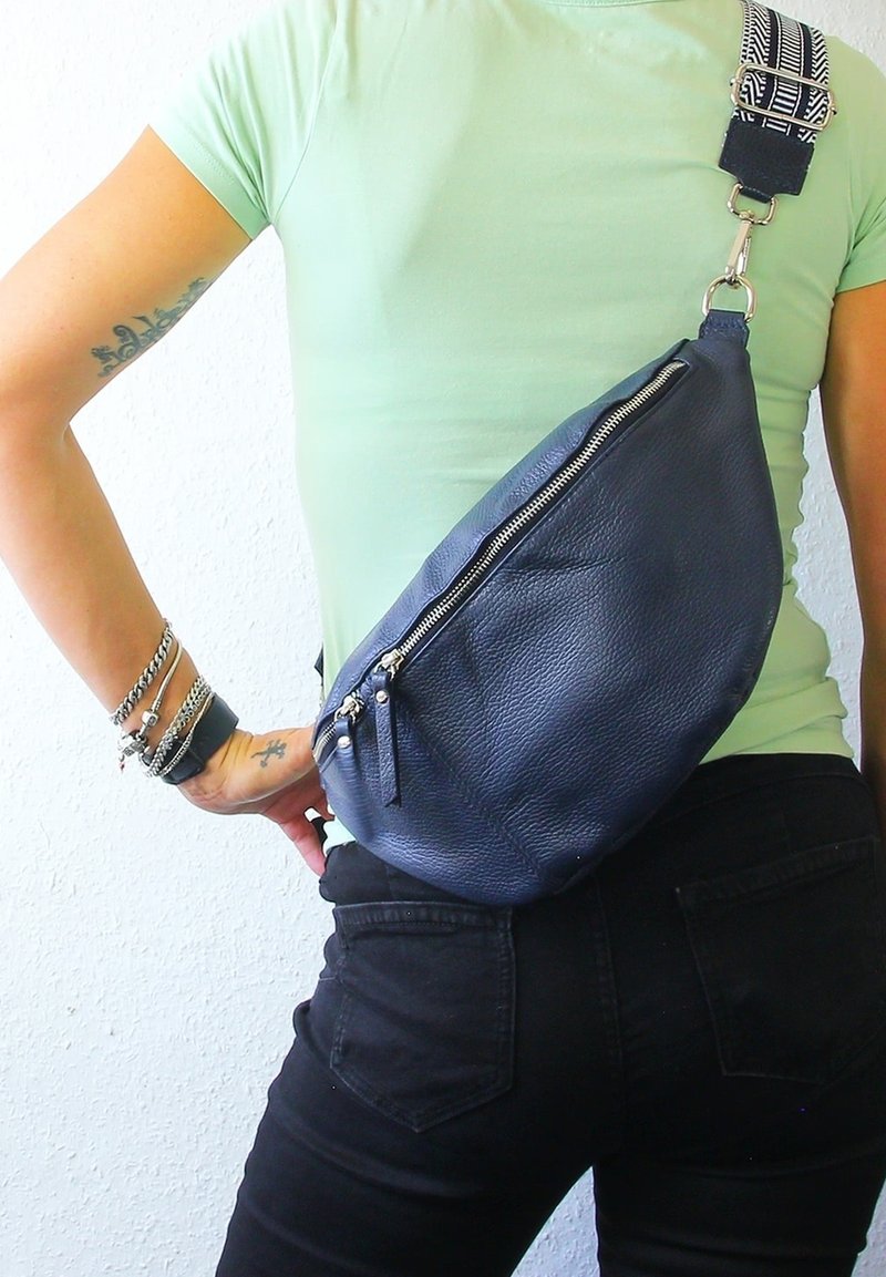 DrachenLeder Sac banane - dunkelblau