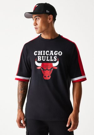 NBA CHICAGO BULLS PANEL OVERSIZED TEE - Nyomott mintás póló - black