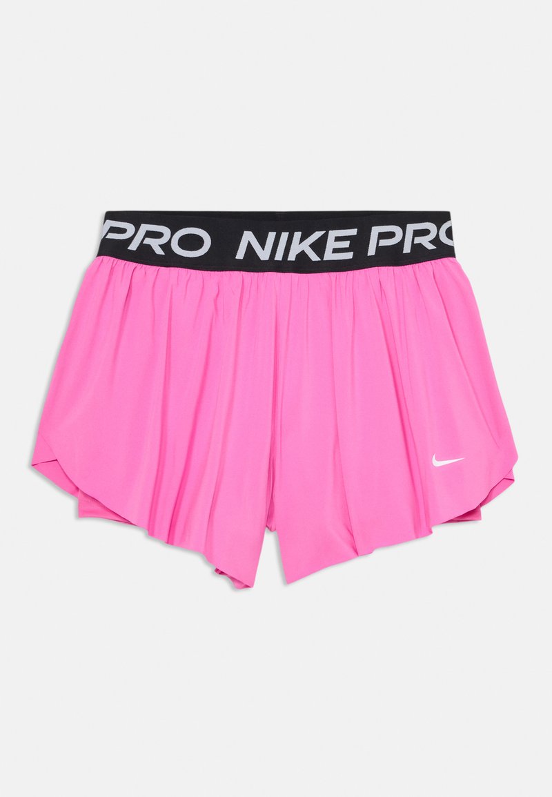 Spodenki sportowe Nike Pro w jasnoróżowym kolorze z czarnym pasem w obrzeżu, na którym znajduje się biały napis. Wykonane z lekkiego materiału, luźny krój oraz rozcięty dół.