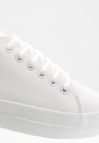 Anna Field Trainers - white