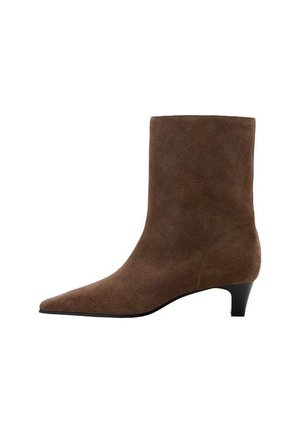 Ankle boots - light brown