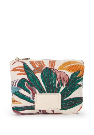 Piccola pochette in tessuto con foglie tropicali ricamate colorate e un'etichetta rettangolare beige cucita con la scritta "V° 73 Venezia."
