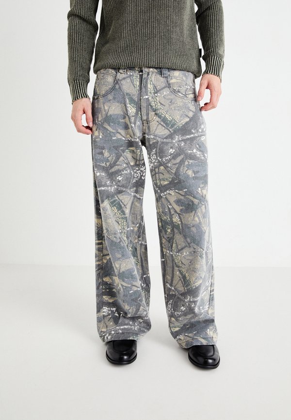 FOREST CAMO COLOSSUS UNISEX - Loose Jeans - khaki