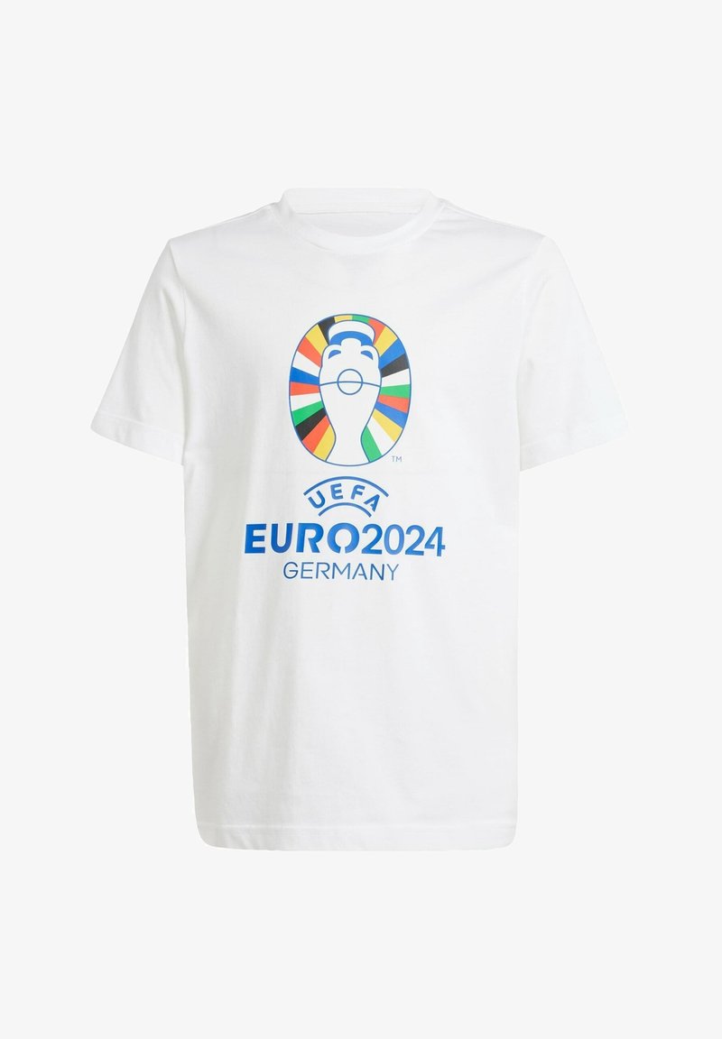Camiseta blanca con un colorido logo de la UEFA EURO 2024, con gráficos de una cara y un balón, y el texto "ALEMANIA" en azul.