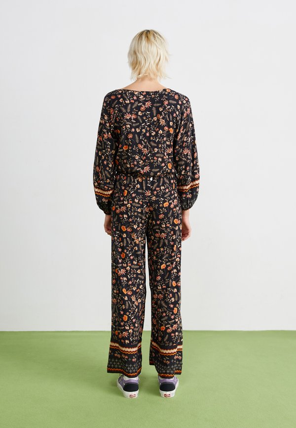 MIDNIGHT AVENUE BORDER - Trousers - anthracite kerala4