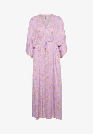 Largo vestido lila con escote en V, mangas cortas, cintura con cordón ajustable y un patrón floral en tonos amarillos, naranjas y rosas.