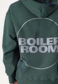 BOILER ROOM CORE HOOD UNISEX - Sweatshirt - green