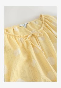 Non sélectionné, lemon yellow polka dot