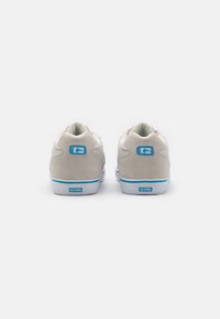 Globe ENCORE 2 - Trainers - cloud/blue/orange