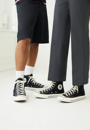 CHUCK TAYLOR ALL STAR 70 HI - Magas szárú edzőcipők - black