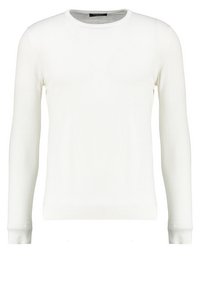 Pull blanc à manches longues avec col rond, poignets et ourlet côtelés, présenté sur un fond uni.