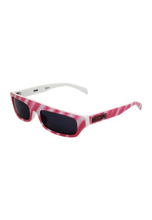 Occhiali da sole rettangolari con lenti nere e montatura a righe rosa e bianca, logo Moschino sulle astine.