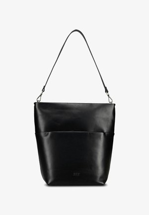 Sac seau en cuir noir avec bandoulière amovible et logo de marque embossé discret sur la poche avant.