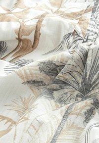 Next SHORT SLEEVE PLEAT FRONT - Blus - ecru palm print