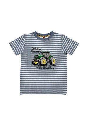 Maglietta a maniche corte per bambini a righe grigie e bianche con una grafica di un trattore verde e il testo tedesco "WER bremst VERLIERT" sul davanti.