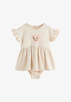 Īsroku, bēša krāsas bērnu kleita ar sapulcinātu svārku, baltām punktiņām un lāča attēlu ar rozā loku. Apakšā ir aizdares ar sprādzītēm.