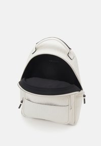 Armani Exchange ZAINO - Zaino - bianco