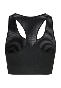 Svart sportbh med racerback-design och perforerade meshpaneler samt en slät elastisk band för extra stöd och ventilation.