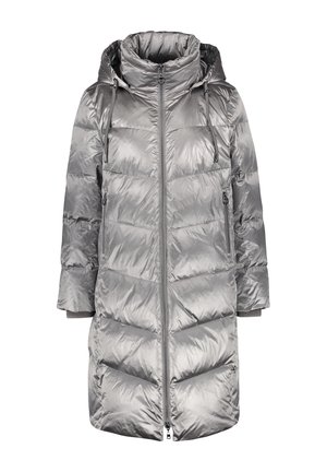 Long manteau matelassé argenté avec capuche, fermeture éclair intégrale à l'avant, poches latérales zippées et cordons de serrage sur la capuche, conçu pour les temps froids.