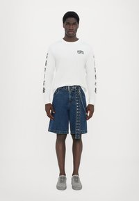 Billionaire Boys Club DIAMONDS DOLLARS - Hosszú ujjú felső - white