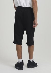 Brave Soul Shorts - black