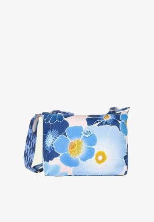 Sac à bandoulière bleu à motifs floraux, présentant des nuances de bleu et de jaune. Dispose d'une sangle texturée et d'un détail logo.