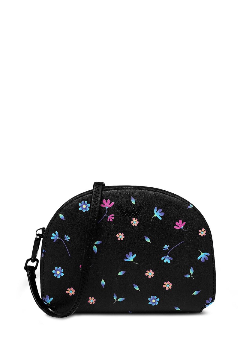 Schwarze Handtasche mit einer geschwungenen Form, die mit bunten Blumenmustern in Blau, Pink und Grün verziert ist. Mit einem schwarzen Tragegurt und Reißverschluss versehen.