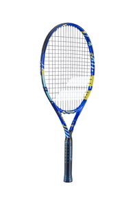 Blaues und gelbes Tennisracket mit runden Kopf, breitem Rahmen, strukturiertem schwarzen Griff und einem Netz-Saitenmuster. Babolat-Branding sichtbar.