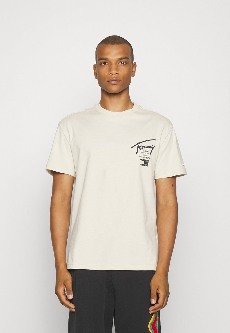 Tommy Jeans SPRAY SIGNATURE TEE UNISEX TShirt print newsprint