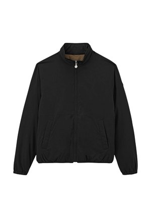 Veste noire avec un col montant, fermeture éclair sur le devant, poignets élastiques et deux poches latérales. Fabriquée en tissu lisse avec un design simple.