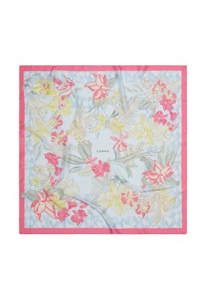 Quadratisches Seidentuch mit pinkem Rand, floralen und Vogelmotiven in Gelb, Pink und Grün auf hellem Blau, Schriftzug „COMMA“ in der Mitte.