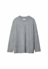 Maglione grigio lavorato a maglia con scollatura rotonda, spalle abbassate e polsini a costine. Texture morbida e design ampio. Senza fantasie né accenti.