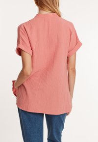 Cache Coeur AND NURSING VALENTINE - Hemd - salmon