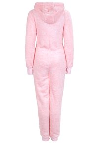 Roze capuchon onesie van pluizig materiaal, met lange mouwen en manchetten in een contrasterend lichtroze, met een berenoorontwerp op de capuchon.