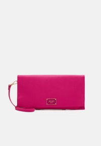 Seleccionado, pink
