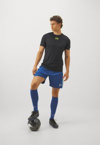 Under Armour CHALLENGER - Short de sport - tech blue/white