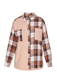 Cămașă din flanel cu un design patchwork, cu carouri maro, alb și portocaliu pe o parte și un material texturat bej pe cealaltă, cu închidere cu nasturi.