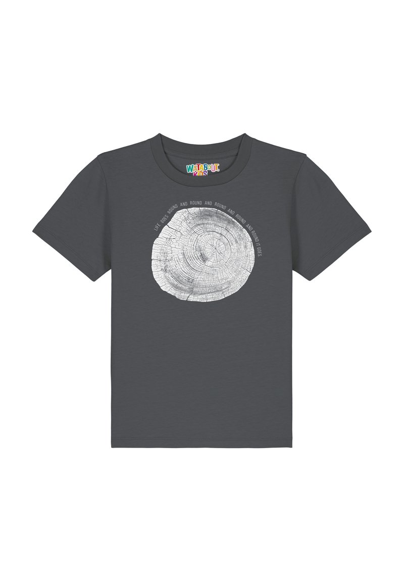 Grijze t-shirt met korte mouwen met een witte afbeelding van een boomring en de tekst: "Het leven draait in rondjes." Gemaakt van een katoenmix.