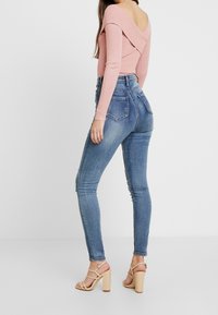 Missguided Stickad tröja - pink