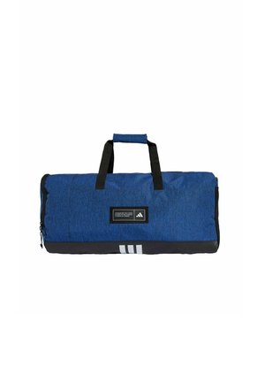 Sac de sport bleu avec accents noirs, fermeture éclair, deux poignées de transport et un écusson logo. Présente trois bandes blanches en bas.